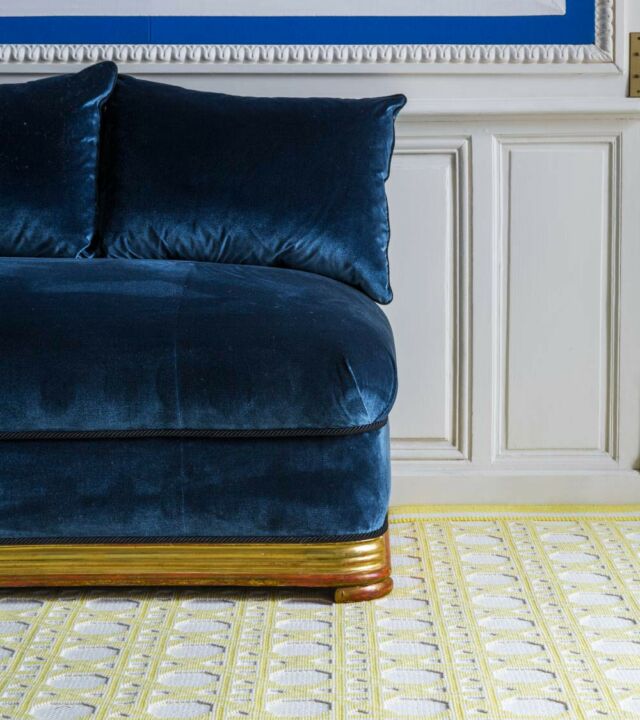 The perfect rug for a golden touch in the living room ✨ #tapis #tissu #casalopez #paris #decorationinterieur #decor #inspo #home #rug #fabric #interiordecor #interiordesign #discover