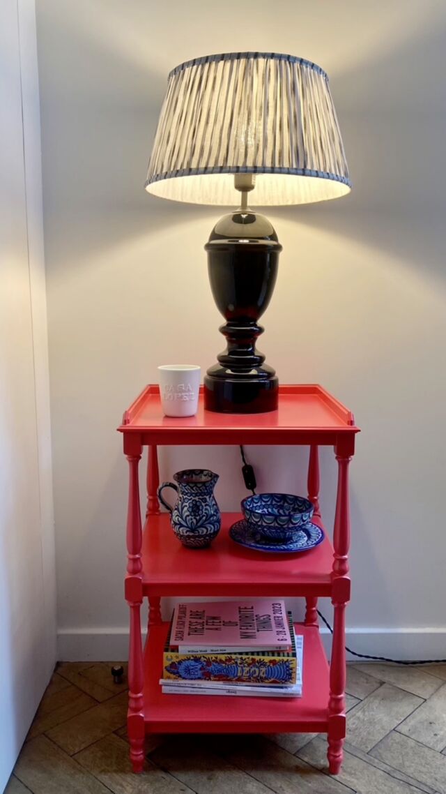 Decorating the shelves of our red wooden table 💡 #casalopez #paris #decorationinterieur #decor #inspo #home #interiordecor #interiordesign #discover #lampe #table #ceramique
