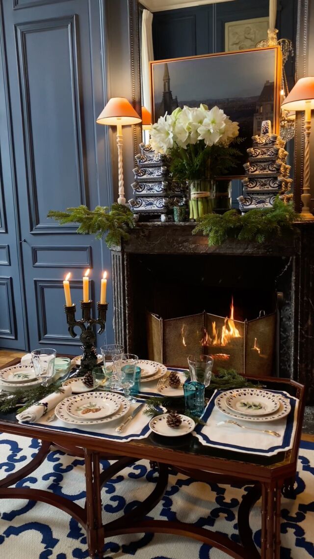 It's beginning to look a lot like Christmas... 🌟 #christmas #noel #casalopez #paris #decorationinterieur #decor #inspo #home #tabledecor #interiordesign #discover